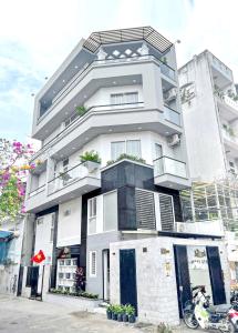 Bán căn góc 4 tầng hẻm xe hơi đường Hưng Phú P.10 Quận 8